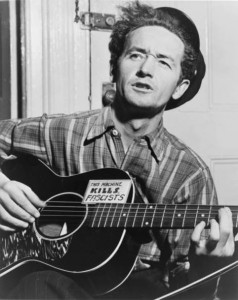 Woody Guthrie - © D.R