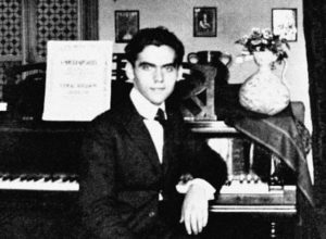 Garcia Lorca jeune au piano