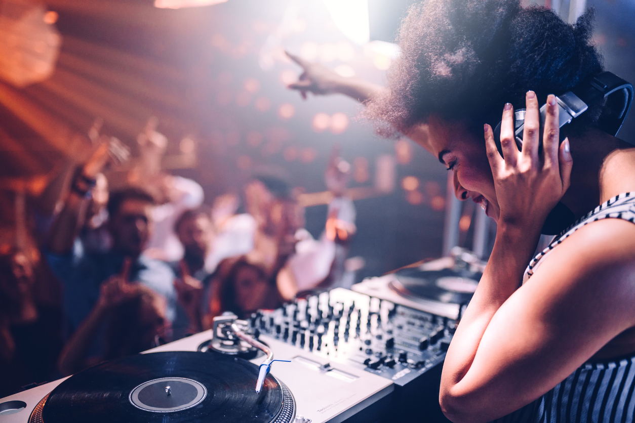 6 accessoires indispensables pour devenir DJ - Musique