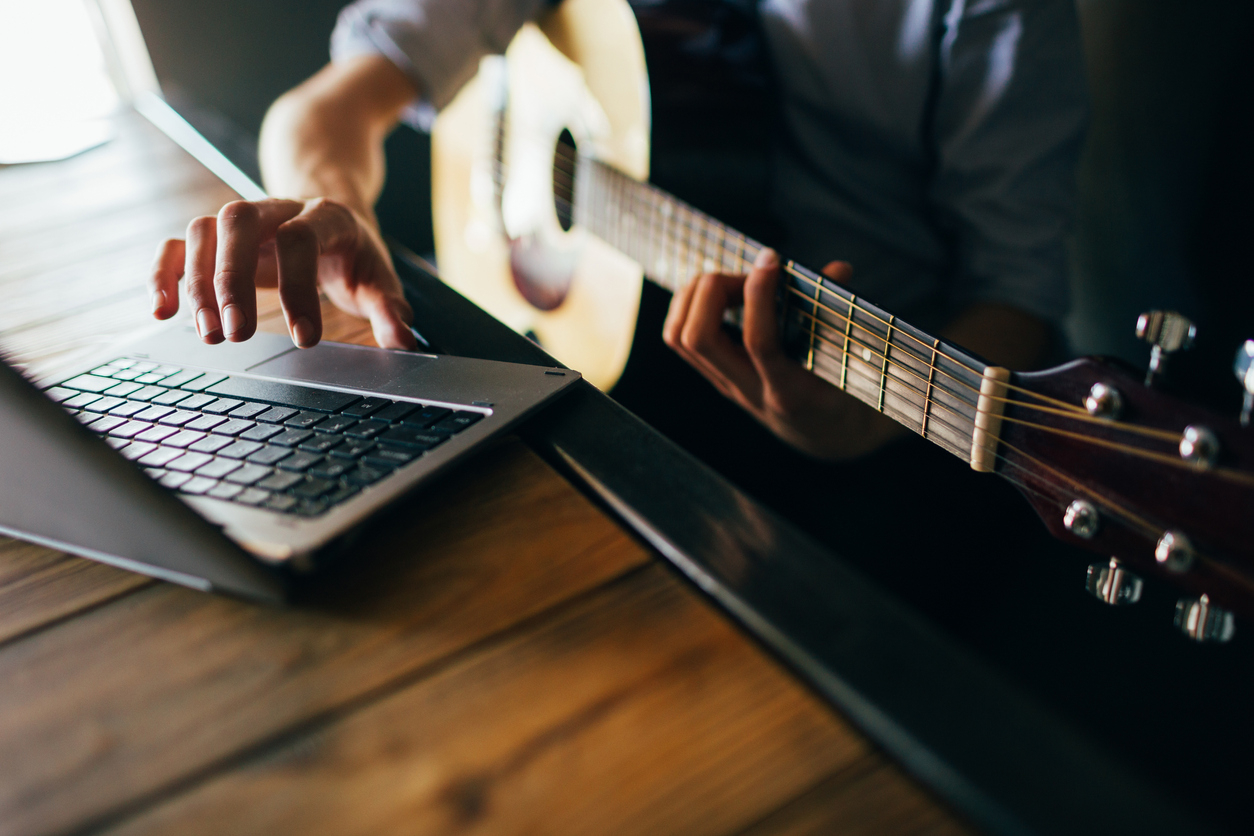 apprendre la musique seul guitare